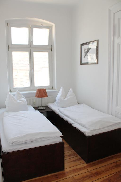 Bett-Point Am Rathaus Guest House Potsdam Rom bilde